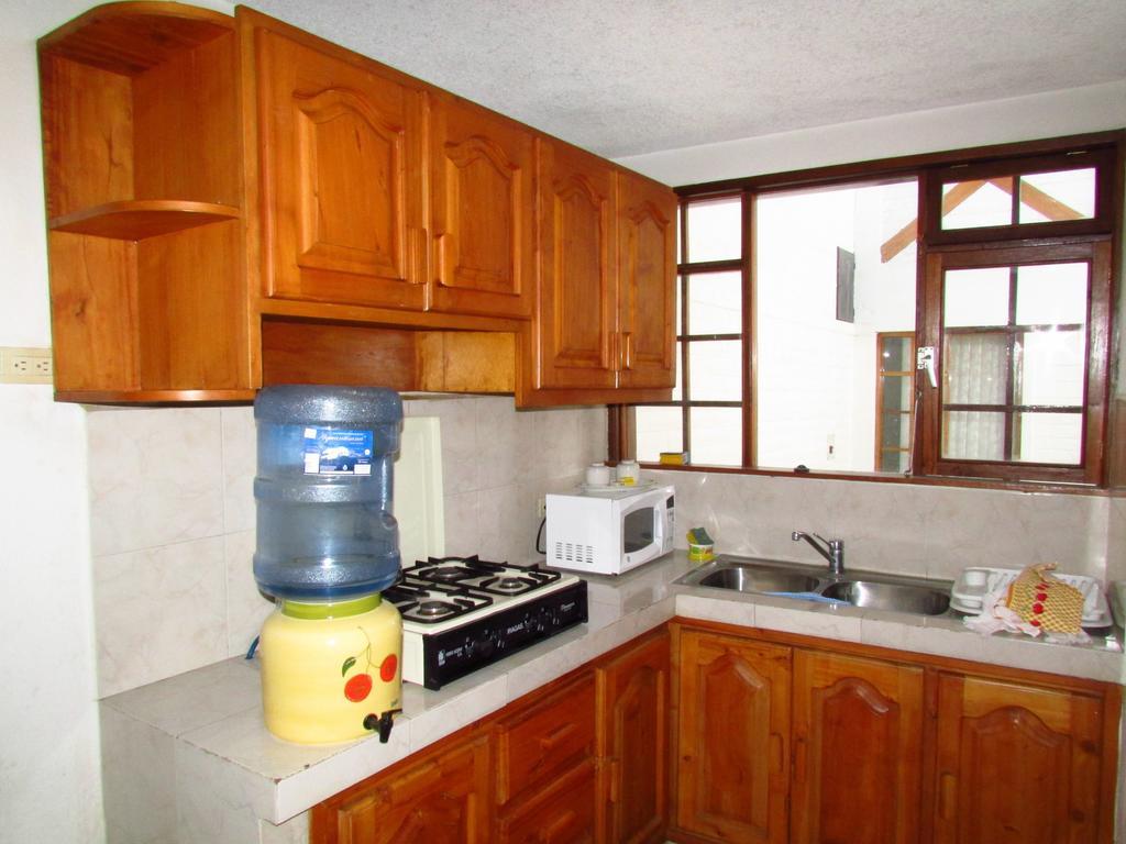 Apartamentos Los Quipus Quito Chambre photo